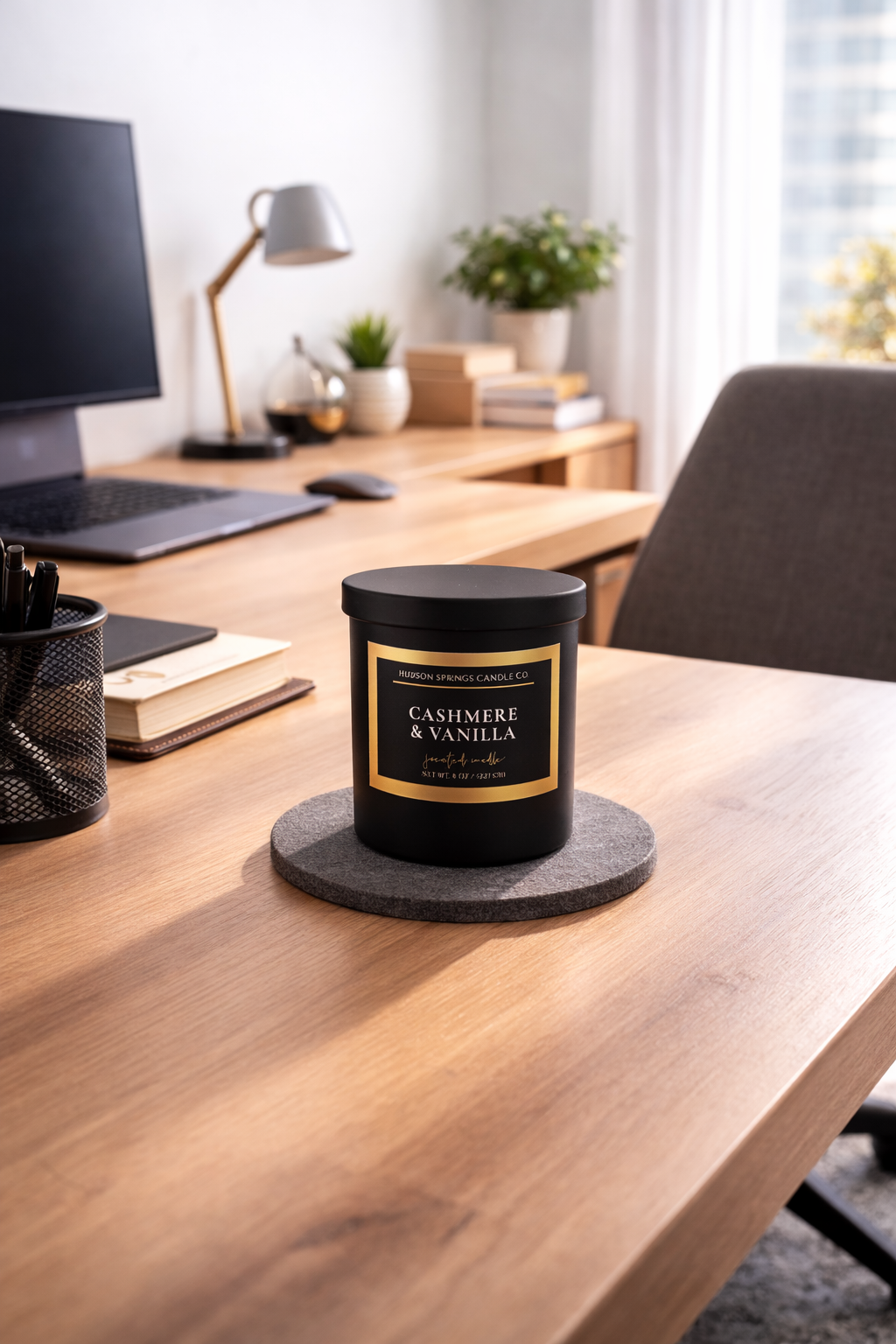 Cashmere Vanilla 8 oz Crackling Wood Wick Soy Candle
